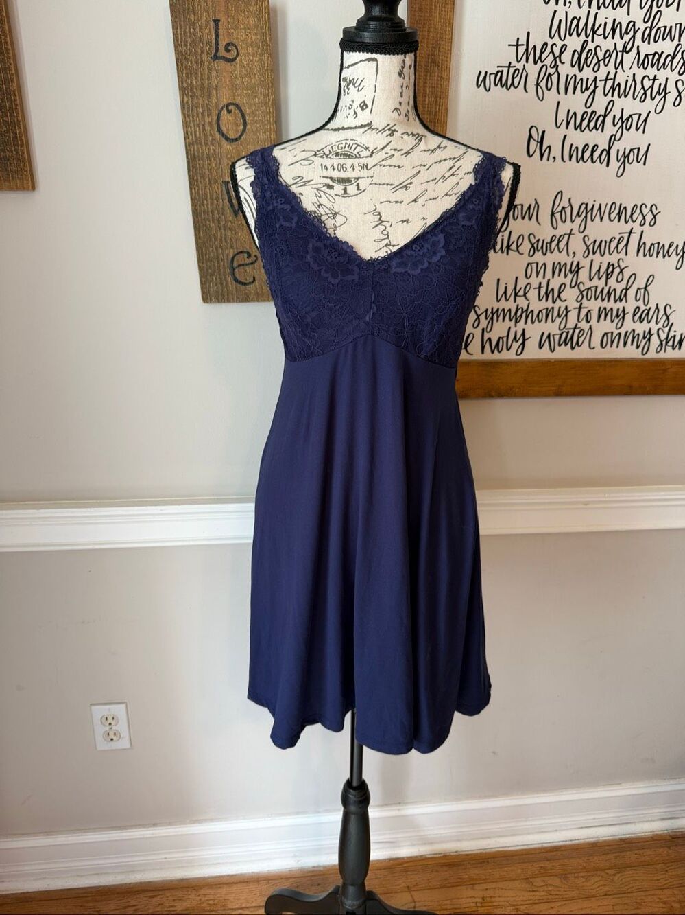 FN by Flora Nikrooz Women's Lace Top V-Neck Chemise Nightgown Navy Blue Sz Small